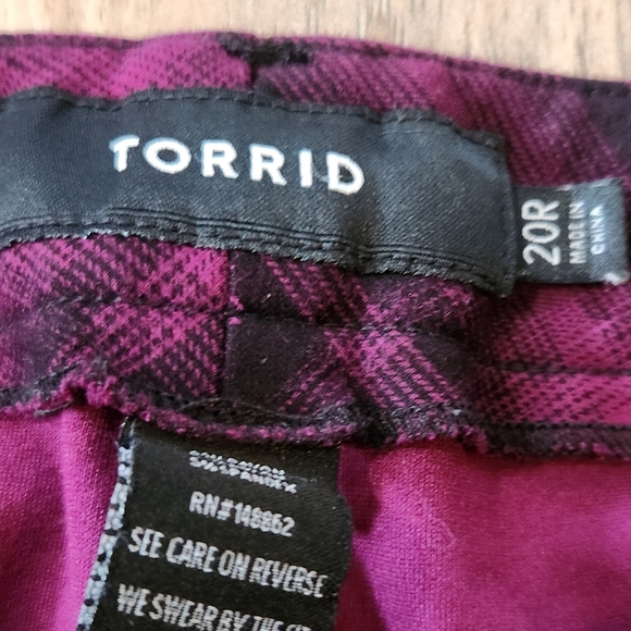 Torrid Berry Plaid Ponte Stetchy Pants Ankle Crop Length 20R Punk Grunge Alt Emo - Picture 5 of 9